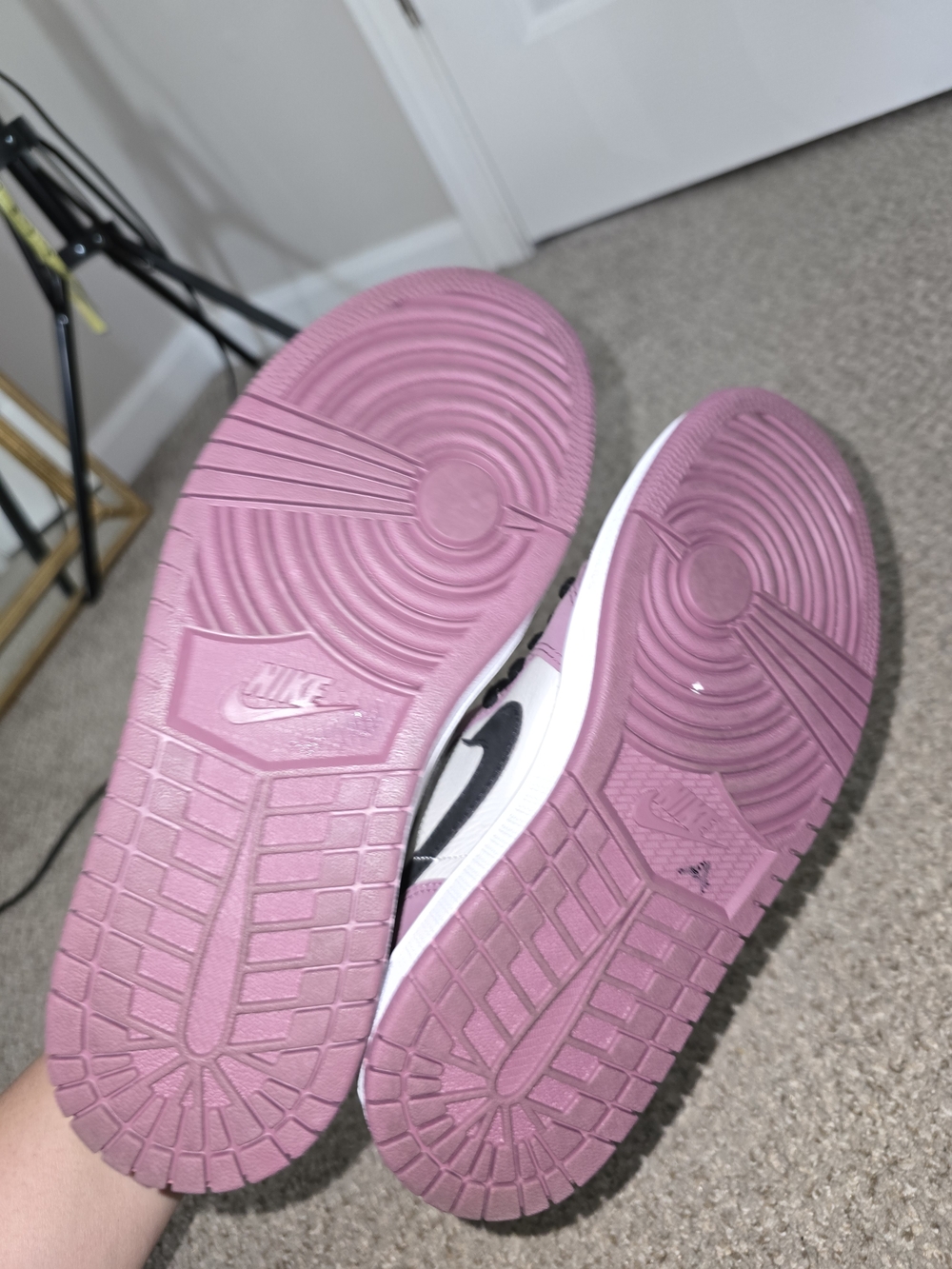 Nike Air Jordan 1 Mid SE Women's High-Top Sneakers In Light Mulberry Size 6.5 - Picture 9 of 10